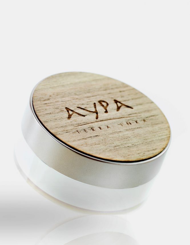 The body cream with purple corn has high hydrating, healing and repairing properties. Wooden packaging.